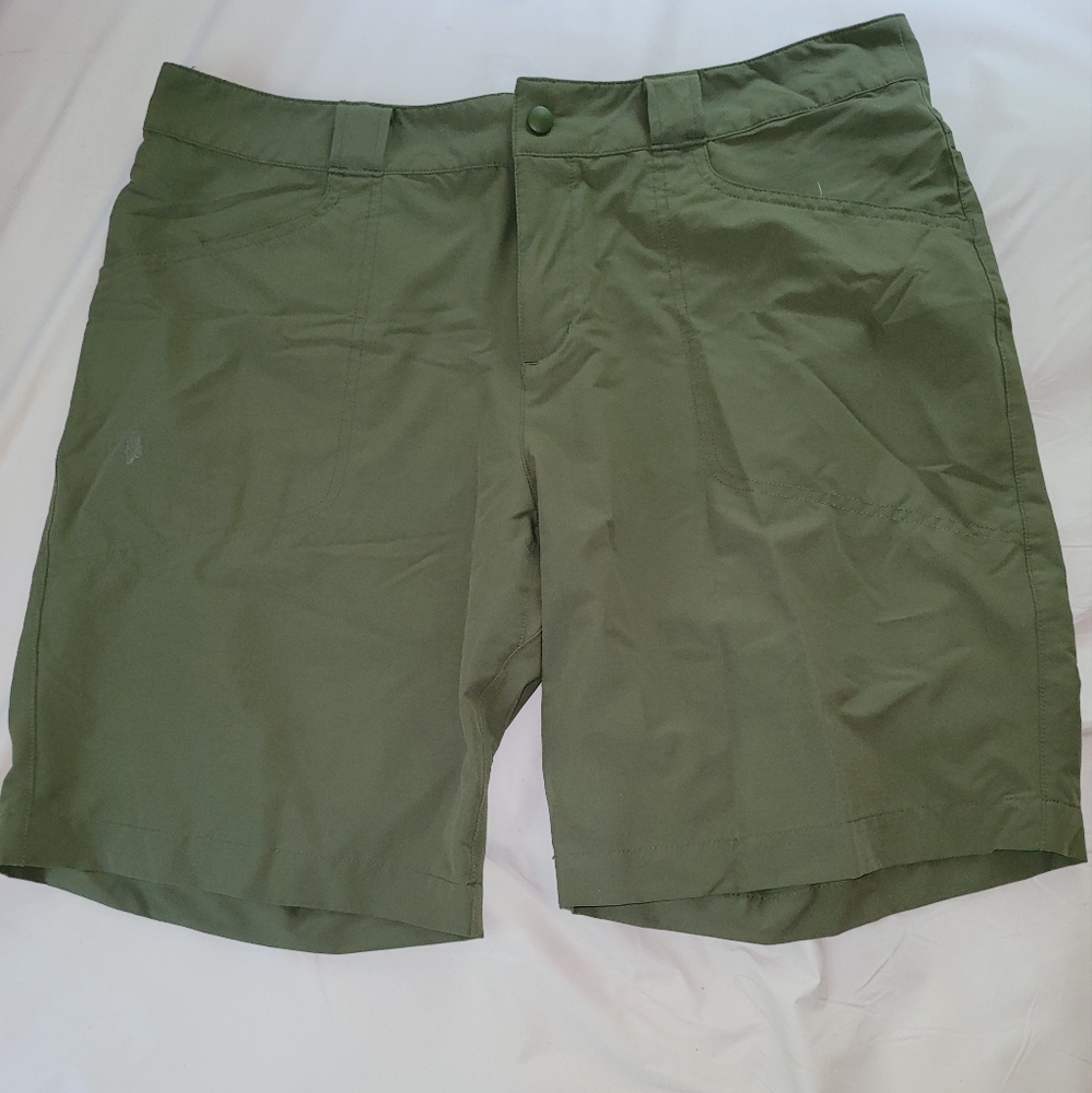 Eastern Mountain Sports hiking shorts, size 14, color forest green